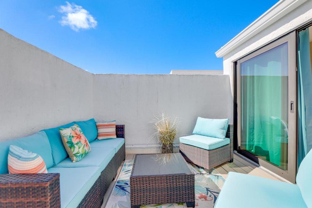 Walk to Beach! Manasota Key Gem with Stunning View